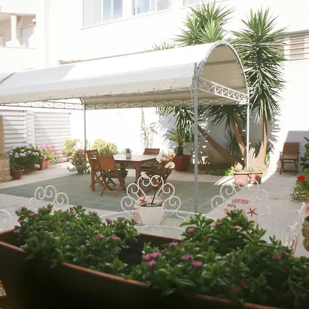 Eden Garden -historic Big House Near Station & Sea Holiday home