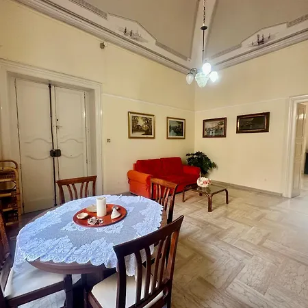Eden Garden -historic Big House Near Station & Sea Holiday home Gallipoli
